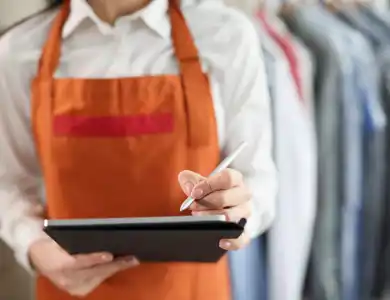 Delivery Shutterstock 2125424135